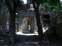 Burgruine Landsee - Fr eine vergrerte Darstellung anklicken.