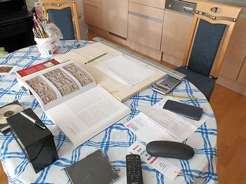 Wer jetzt meint, mit der Motivwahl knne die eigentliche Malarbeit beginnen, sieht sich getuscht; so sieht unser Arbeitsplatz zu Beginn eines neuen Projektes aus ...