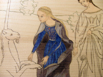 ... anschlieend blaues Kleid und dunkler Mantel.