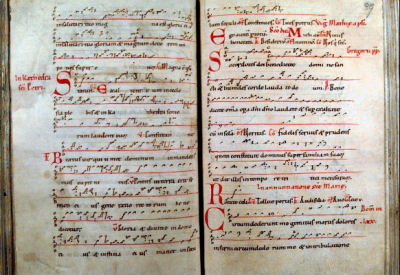 Neumennotation im Graduale des Antiphonars von St. Peter - um 1160 in Salzburg entstanden.