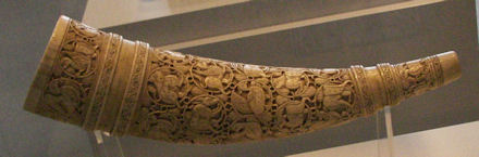 Orientalisches Elfenbeinsignalhorn (Olifant) - Museum für Islamische Kunst, Berlin