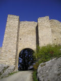 ... ehe das uere Burgtor, das auch Teil der Stadtbefestigung ist, erreicht wird.