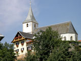 Von Liebenfels ber die Ortschaft Pulst kommend, hier die schne Kirche maria Himmelfahrt, ... 