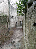 In der Burganlage selbst sind die Bauten verhältnismäßig gut erhalten, und so gibt es noch einige Details zu bewundern ...