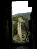 Eine Holztreppe führt zum Hocheinstieg in den Bergfried, in dem noch der Geist des alte Turso umgehen soll, ...
