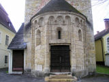 ... so etwa die romanische Kirche, die im Jahre 1149 geweiht wurde ...