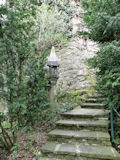 ...oder das Marterl neben dem malerischen den Treppenaufgang zur Hauptburg.
