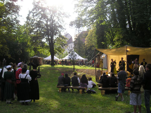 In Speculum: Konzert im verträumten Schlosspark ...
