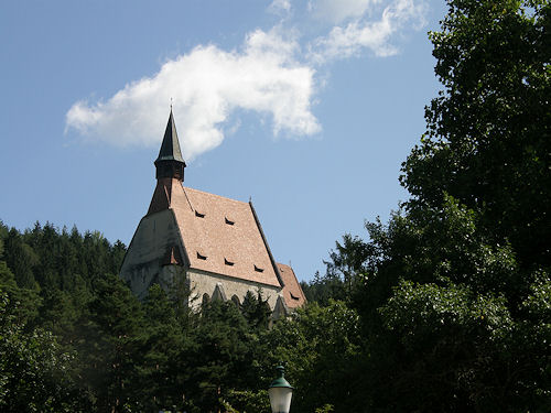 Auf dem Lienberg thront die Wolfgangsskirche von Kirchberg.