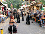 Im Tivoli selbst herrschte mehr Volksfeststimmung - hier mit dem Bauchtanz der Fahima Hexen ...  