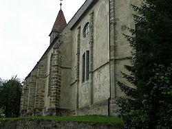 Also zuerst in den Sden - und voil, da ist es, das Langhaus mit seiner sdlichen Lngsseite