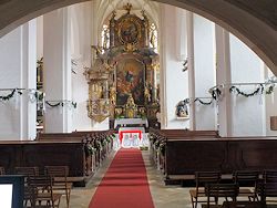 Das Innere der Kirche selbst ist barockisiert, ...
