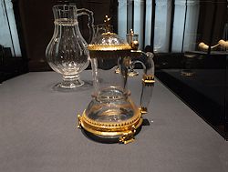 Deckelkrug, Bergkristall, Gold; unteritalienisch, 12.Jhdt., Fassung franz. um 1650 