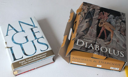 Angelus & Diabolus: Buch und Transportkarton - letzterer eine sehr sinnvolle Zugabe, wie sich bald zeigte ...