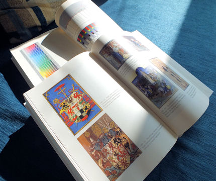 Beide Bände sind jeweils mit einem umfangreichen, sehr informativen und - natürlich! - farbigen Bildteil versehen!