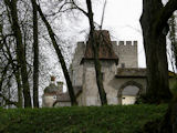 Durch den Park zur Burg Clam