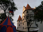 Das Banner von Slde und re vor der Friedrichsburg