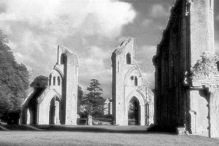Die Ruinen von Glastonbury-Abbey, Somerset, England